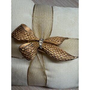 Vintage Gerr's Gold-Tone Bow Brooch With Rhinestones & Textured Ribbon Design